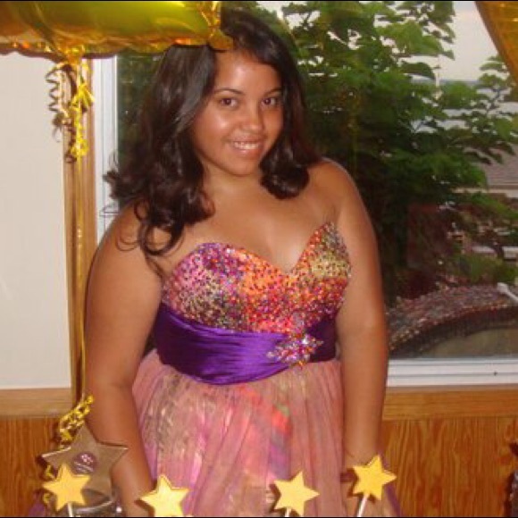 Formal dress - Picture 3 of 4